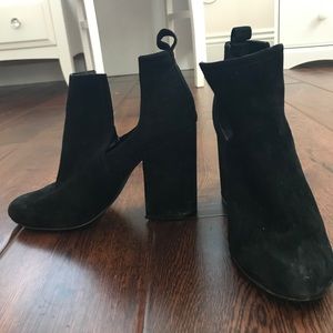 Black 7M Steve Madden Booties